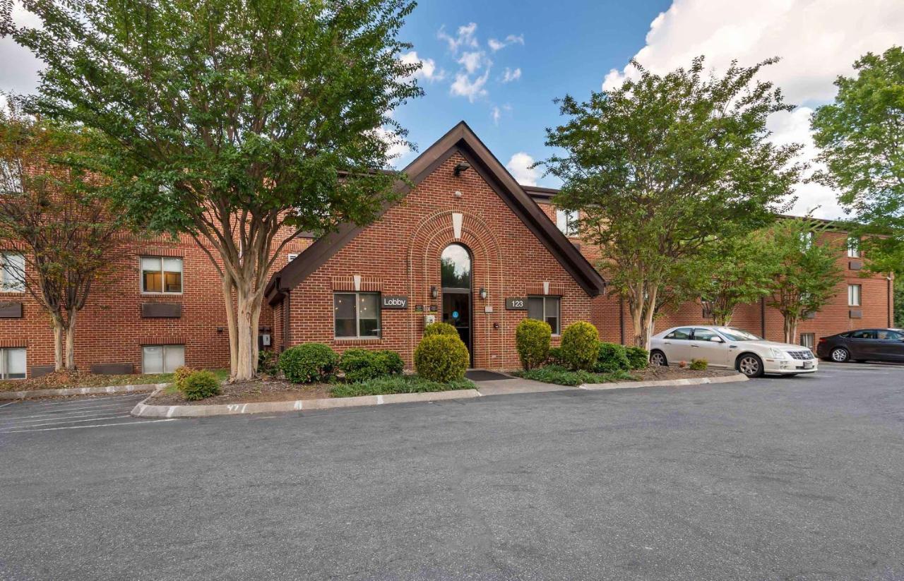 Extended Stay America Select Suites - Charlotte - University Place - E Mccullough Dr Exterior foto