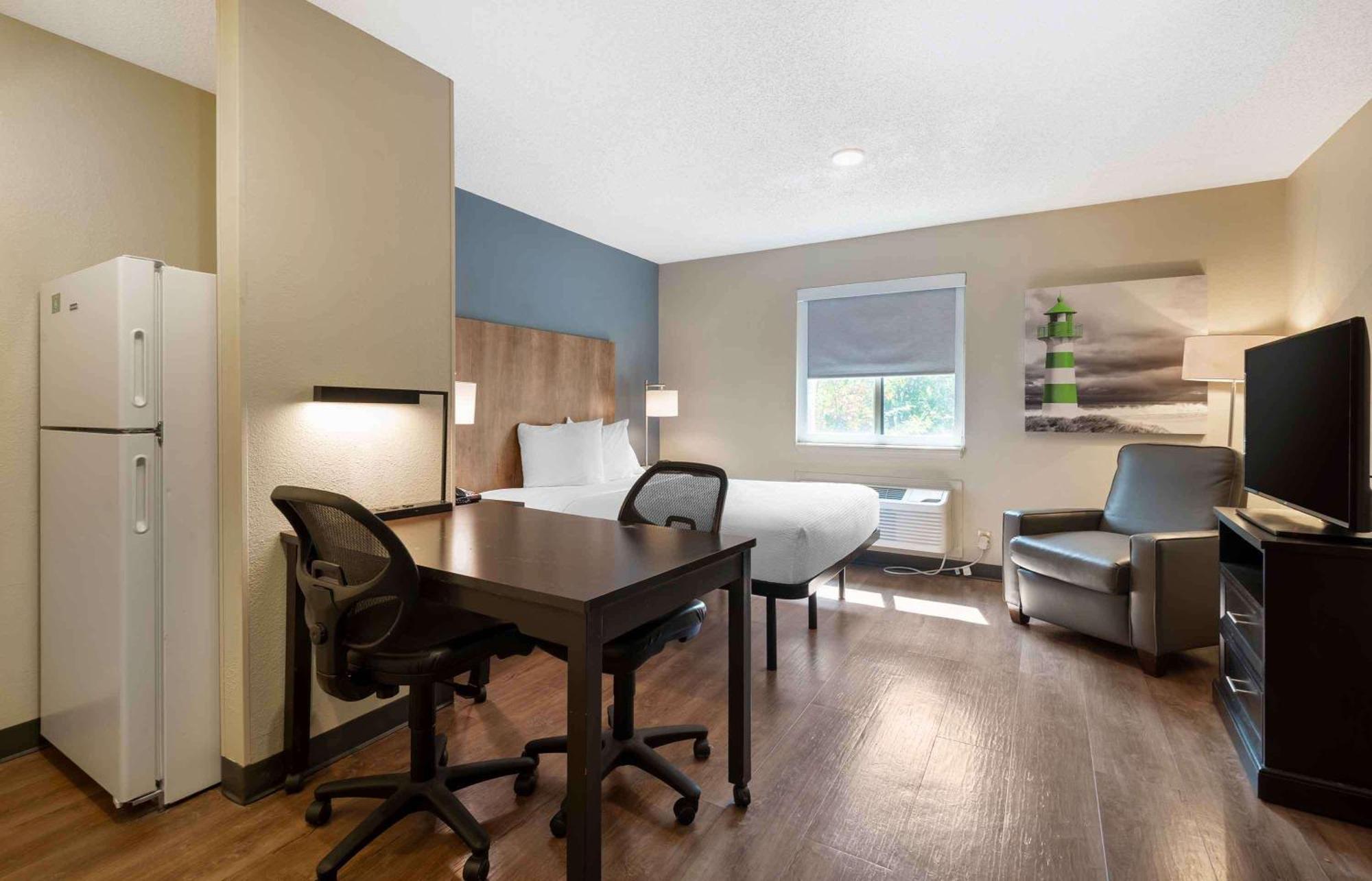 Extended Stay America Select Suites - Charlotte - University Place - E Mccullough Dr Exterior foto