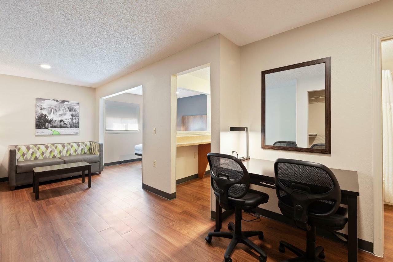 Extended Stay America Select Suites - Charlotte - University Place - E Mccullough Dr Exterior foto