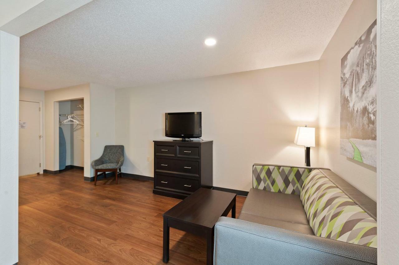 Extended Stay America Select Suites - Charlotte - University Place - E Mccullough Dr Exterior foto